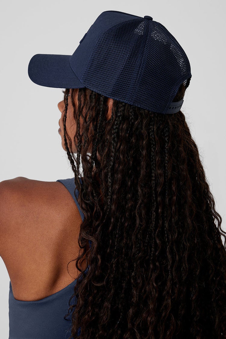 alo yoga District Trucker Hat - Unisex
