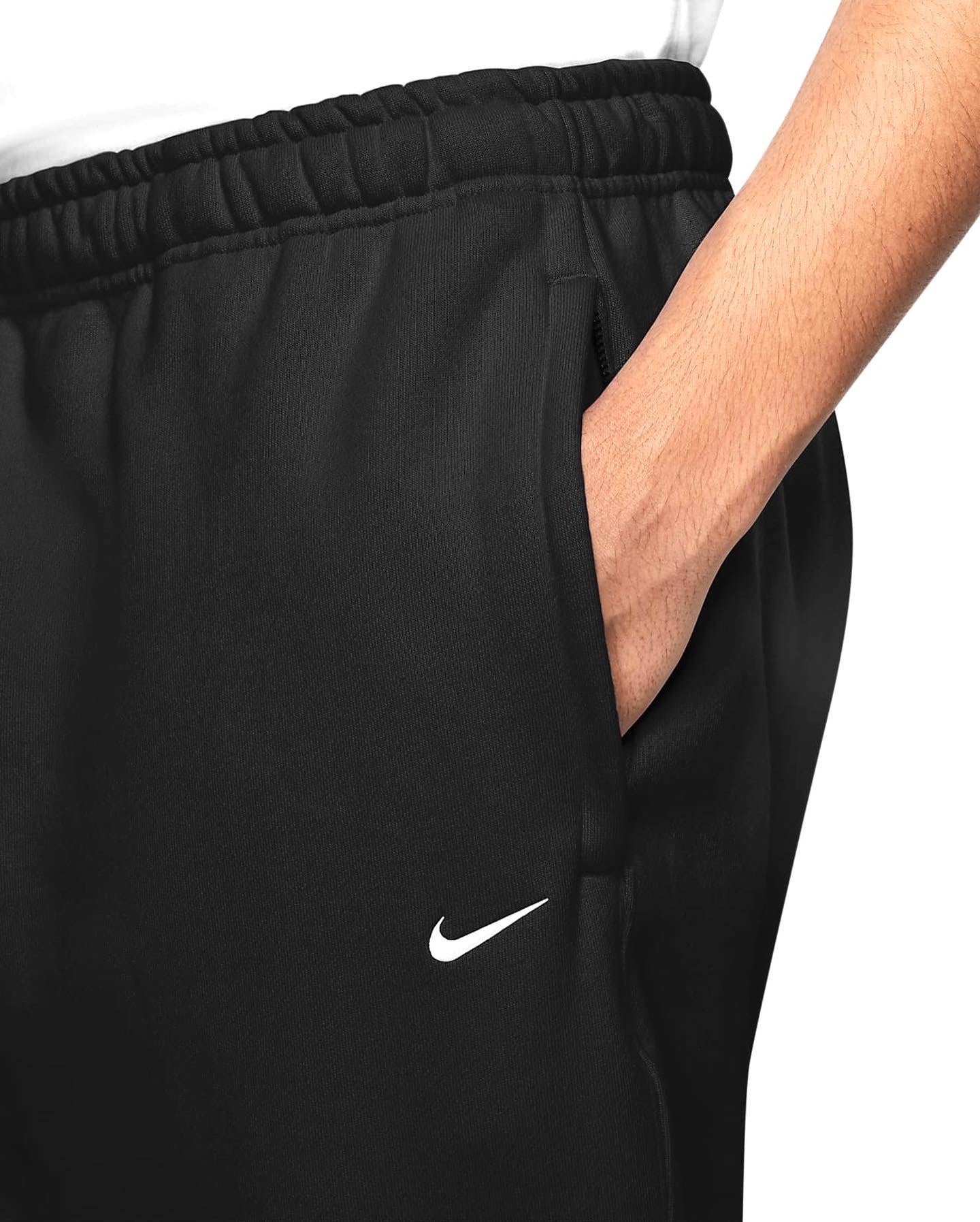 Nike Solo Swoosh
Men's Fleece Trousers oversized