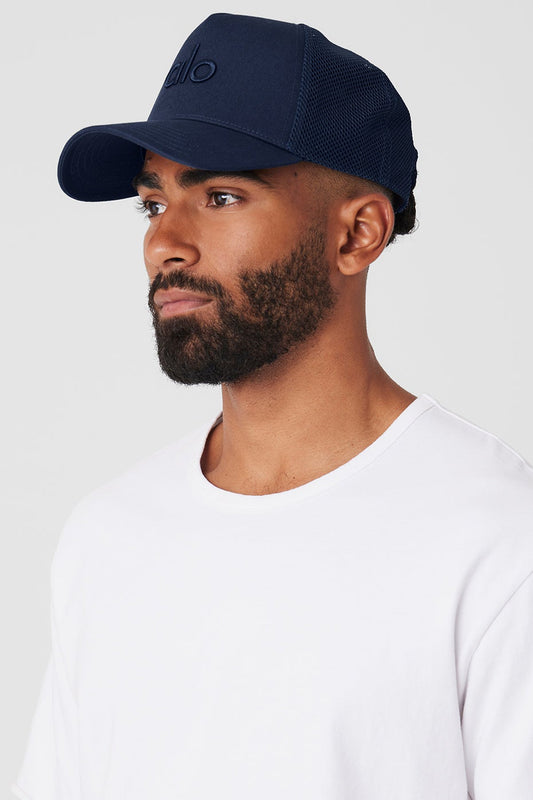 alo yoga District Trucker Hat - Unisex