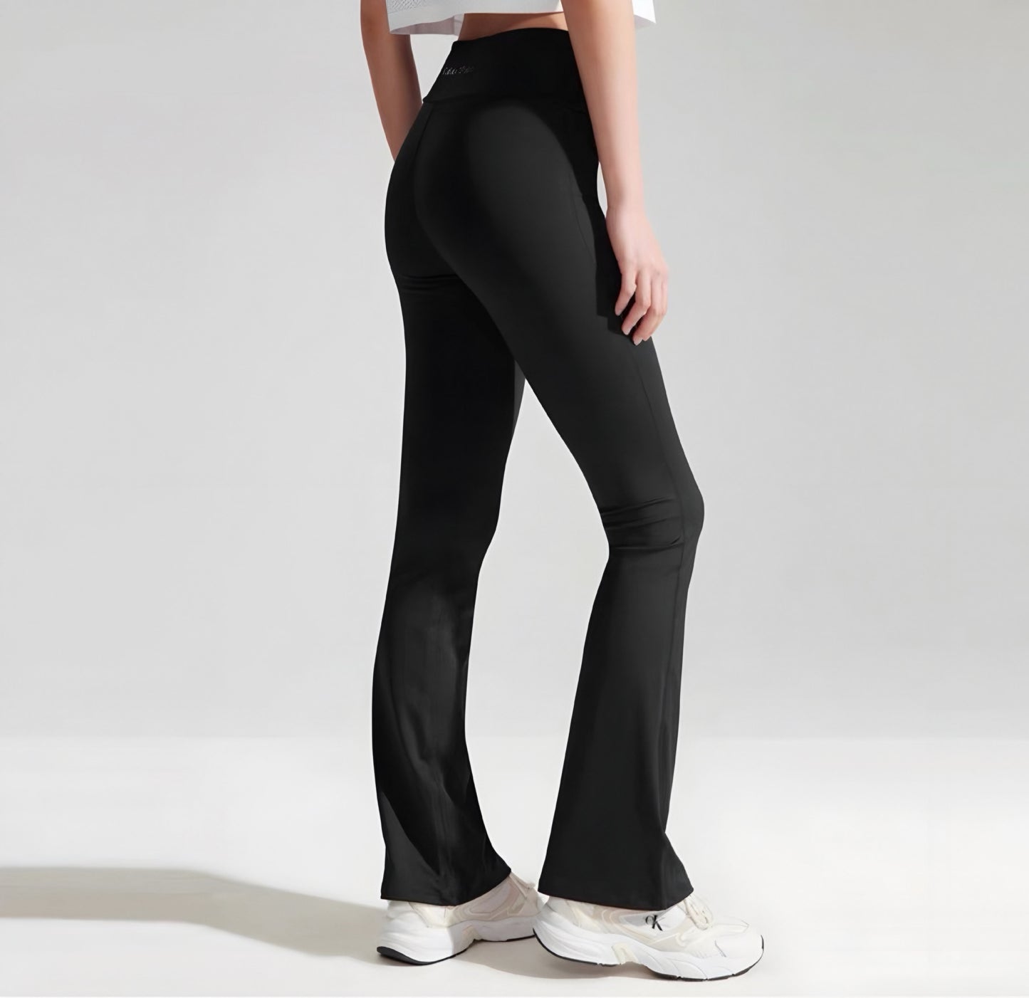 CALVIN KLEIN
Women's Flared Gym Leggings - Polyester
Blend, Black