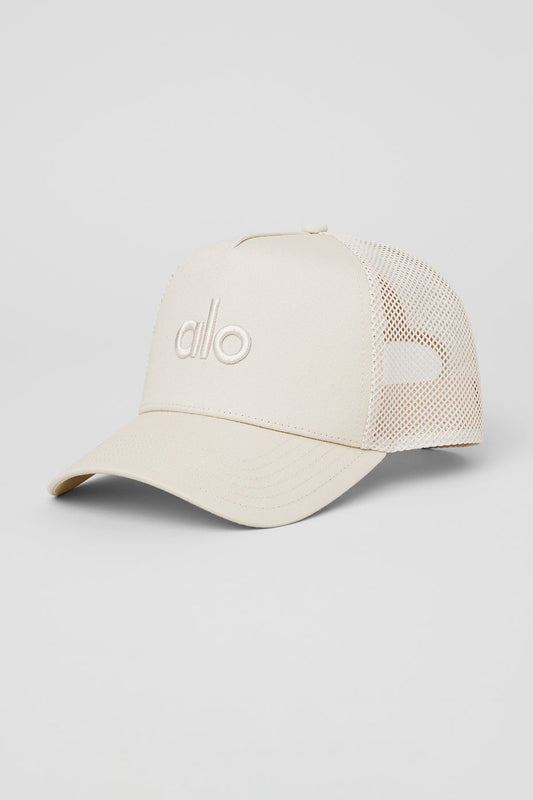 alo yoga District Trucker Hat - Unisex